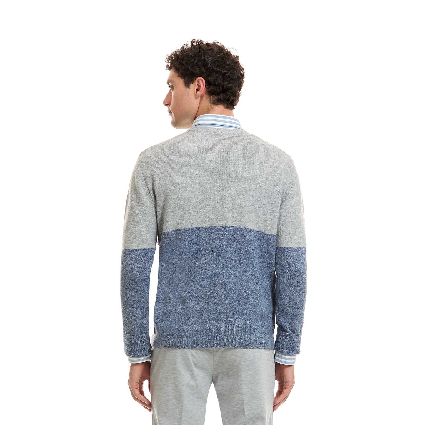 Sueter de tejido de punto liso cuello redondo manga larga