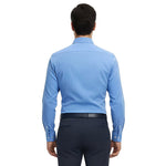 Hombre Mostrando parte posterio de Camisa en Tejido Bi-Stretch en color Azul Vittorio Forti, Corte Extra Slim perfecta para cualquier ocasión