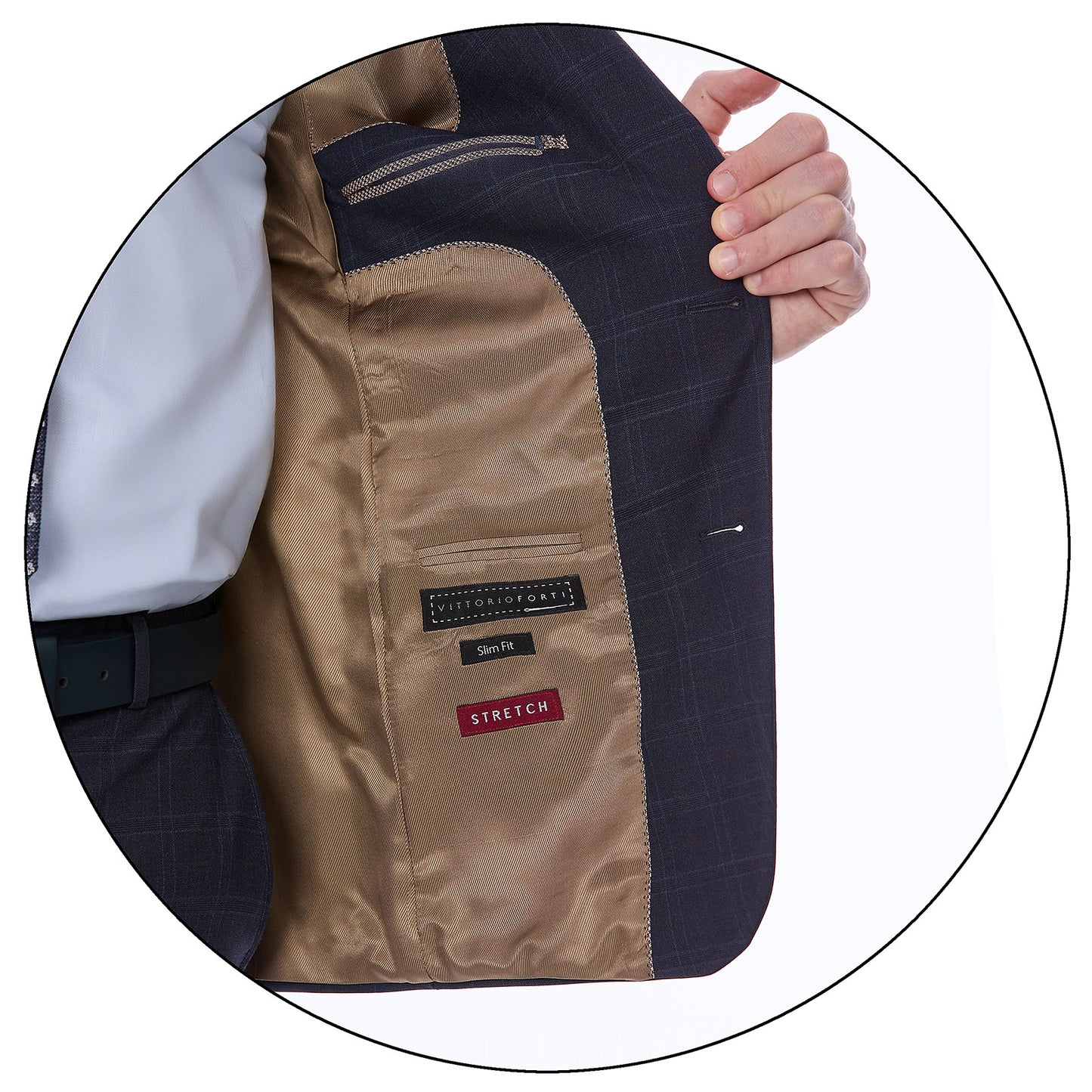 Interior del saco del traje Vittorio Forti VTR66175 con forro satinado y etiqueta bordada de la marca.