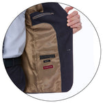 Interior del saco del traje Vittorio Forti VTR66175 con forro satinado y etiqueta bordada de la marca.