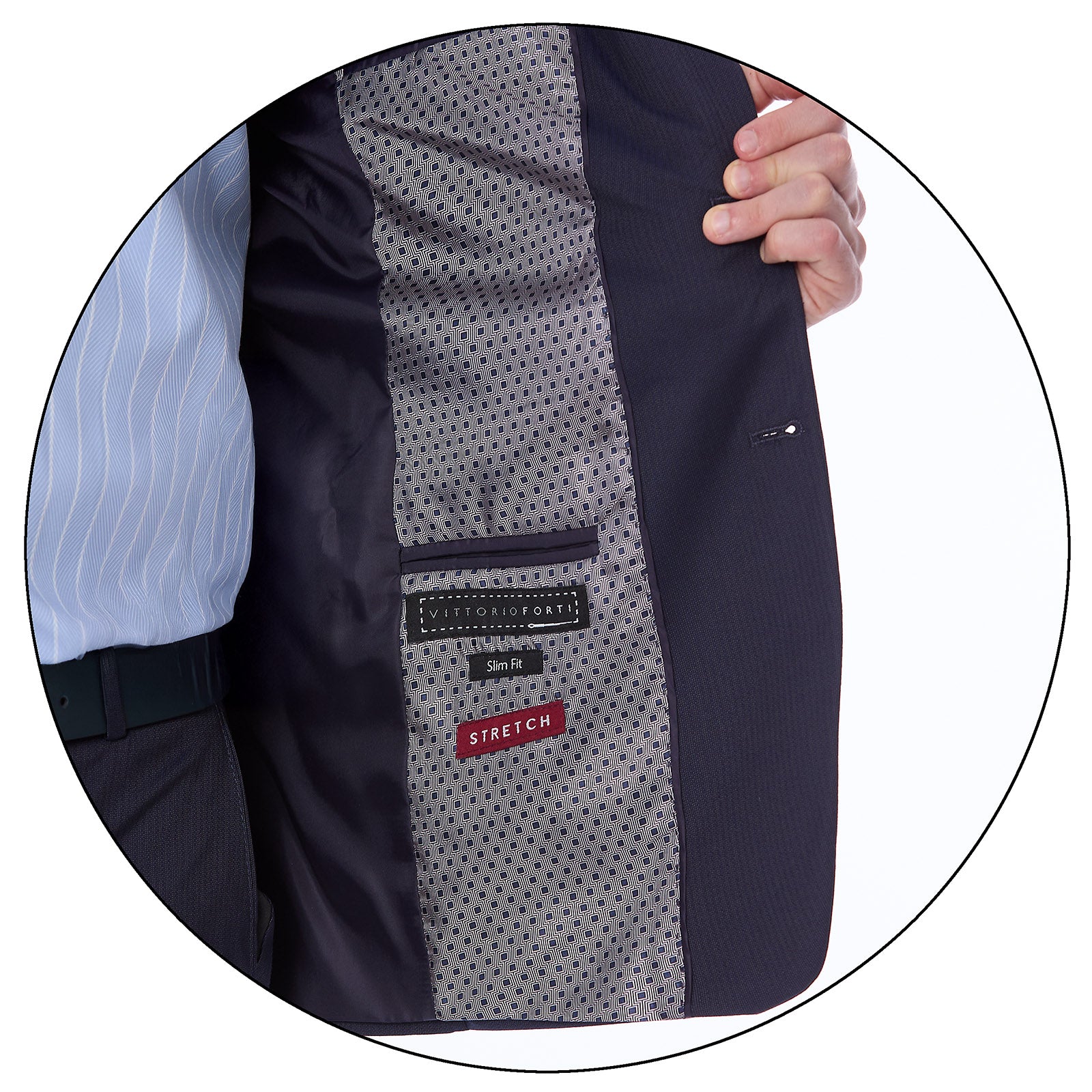 Vista del Interior del saco del traje Vittorio Forti VTR66168, mostrando forro satinado y etiqueta bordada de la marca.